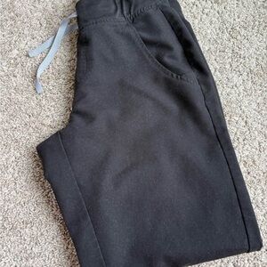 Black Figs Jogger Scrubs x2